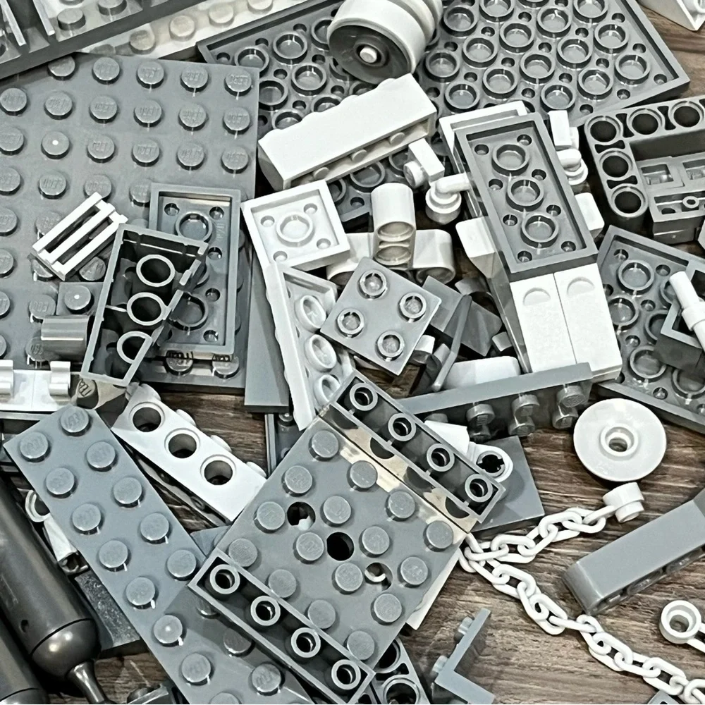 Lot Of Gray Lego Pieces From Various Sets 9.4 Ounces